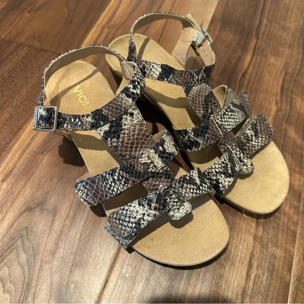 Vionic Glenda Wedge Orthaheel Natural Snake Print Sandals.